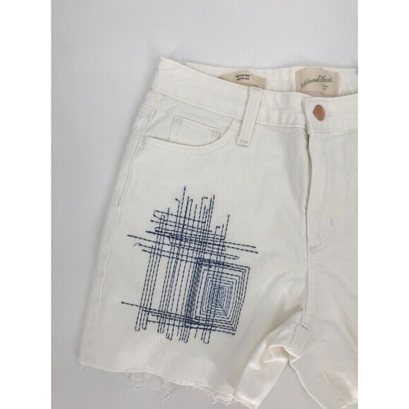 Universal Threads Womens Vintage Stretch Midi Denim Jean Shorts Size 2 White - Picture 4 of 7